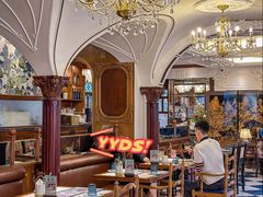 -秘密旅行Bonjour(黑金冠 江南西店)