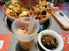 荷田冰粉-老佛爷铜炉蛙锅(东门老街店)