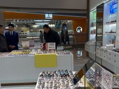 -J-Optical佳视明眼镜·蔡司视觉(青岛金茂览秀城店)