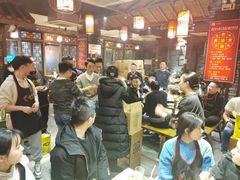 等位区-重庆渝达老火锅(春熙路店)