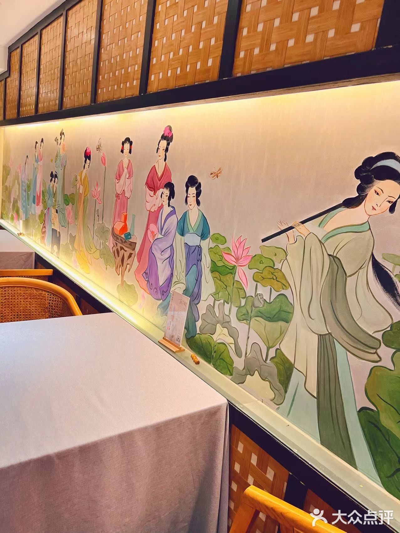 红楼梦主题餐厅值不值
