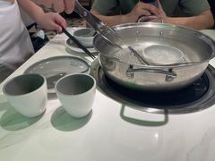 -洪氏嗨捞·广东猪肚鸡·椰子鸡火锅(西咸万象城店)