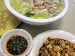 蘸水肥肠-茅屋大酒店