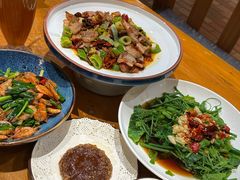 -老滇山寨•云南特色菜•地方菜•民族风情歌舞表演(金碧店)