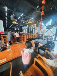 -零重力蹦床空间·滑梯·海洋球·团建(奥特莱斯店)