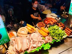 -六合夜市