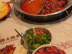 -大芊金重庆串串火锅(南京路店)