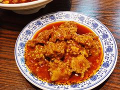 -爆炸头阿姨小四川正宗川味小吃(无任何分店)