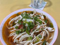 猪肉面-老光明岗琼甜茶馆