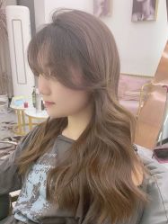 点击看大图 -V8潮牌·接发烫染连锁