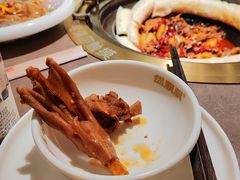 -锅飘飘·东北铁锅炖(雨花客厅店)
