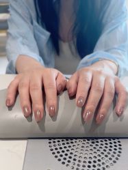 -丽心自助美甲美睫