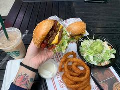 -The Habit Burger Grill 哈比特汉堡(爱琴海店)