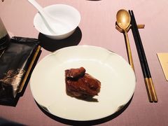 脆皮乳鸽-新荣记(南京西路店)