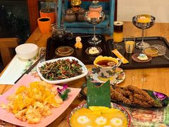 -月亮眼花园餐厅书吧酒吧