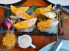 -Chom Cafe and Restaurant