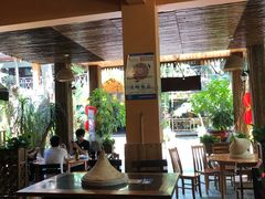 靠窗位-抚仙湖生态石锅鱼野生菌(告庄店)