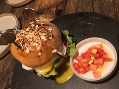 -HIGH FIVE哈福手工汉堡(桂林路店)