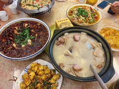 -黄桷树曹家私房菜(江与城店)