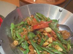 -黄泥岗·地道湖北菜(奥特莱斯店)