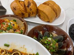 -李与白包子铺(桐梓林店)