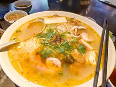 -大头虾越式风味餐厅(光明广场店)