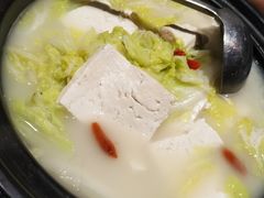 鸭汤白菜炖豆腐-皇城根·烤鸭·鱼头·家常菜(欧亚大观乐活城店)