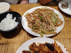 -泉畔人家·老济南经典鲁菜(大明湖店)