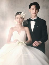 -雪中彩影婚纱摄影·微光艺术中心