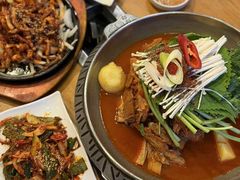 -喇喇排骨火锅·传统韩式脊骨汤(望京西园总店)