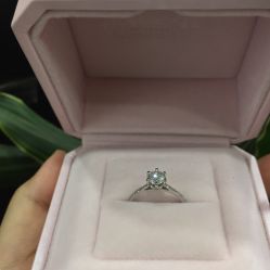 -威德钻石-克拉钻大本营(南京东路店)