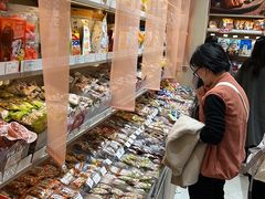 -来伊份(前进西路万象汇店)