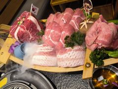 -GOGIYA·咕叽吖韩国传统烤肉店(东方新天地店)