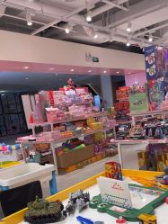 -嗨本可潮玩仓(大兴大悦春风里店)