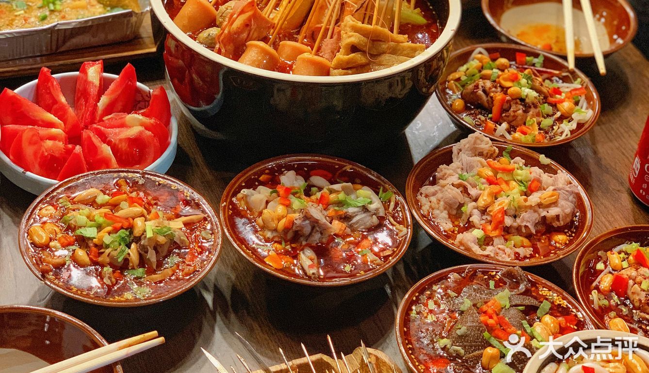 苏州探店🍻夏日夜晚在淮海街喝酒撸串吃冒菜