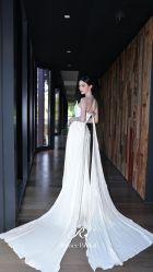 点击看大图 -Renee芮亦婚纱