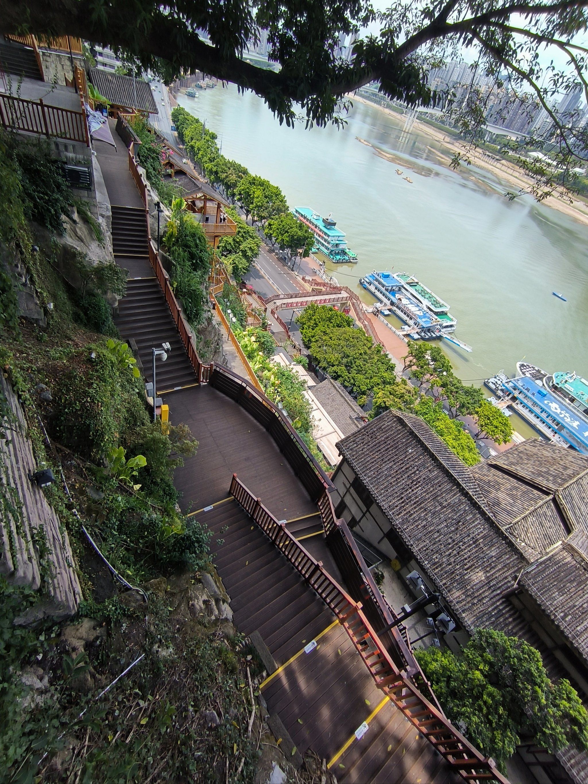 重庆三日游day2,第3站:戴家巷崖壁步道