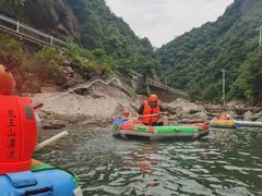 -安吉龙王山峡谷漂流