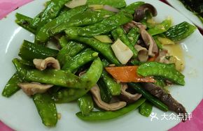 Green Bean Stir-fried Pig's Tripe