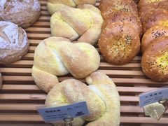 -焙丽拾光(麦凯乐直营店)