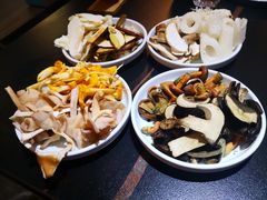 -野菌皇海景野生菌火锅(滨海大道店)