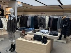-URBAN REVIVO(七宝领展广场店)