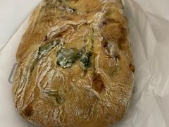 菠菜香肠恰巴塔-啊噗吐呦现场烘焙(麦凯乐店)