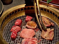 -铭牛烧肉·和牛海鲜自助(高新月牙湖店)