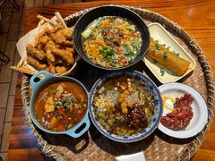 -爆炸头阿姨小四川正宗川味小吃(无任何分店)