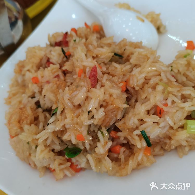 大堂楼层空间够高，大，空气好，坐得舒服「水晶鲜虾饺」