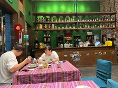 -香巴拉云南餐厅(华莱坞店)