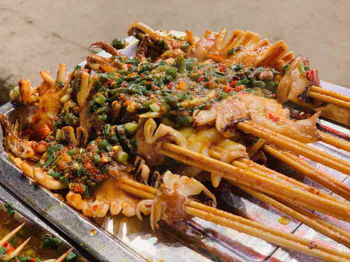 伍界烤串之土城(玫瑰街创始店)-"地地道道武汉市井宵夜的感觉,在这里