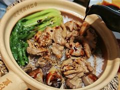 -煲仔皇腊味煲仔饭(经四万达店)