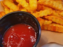 摇摇波纹薯条-LESCEDARS Brasserie Bistro香柏树